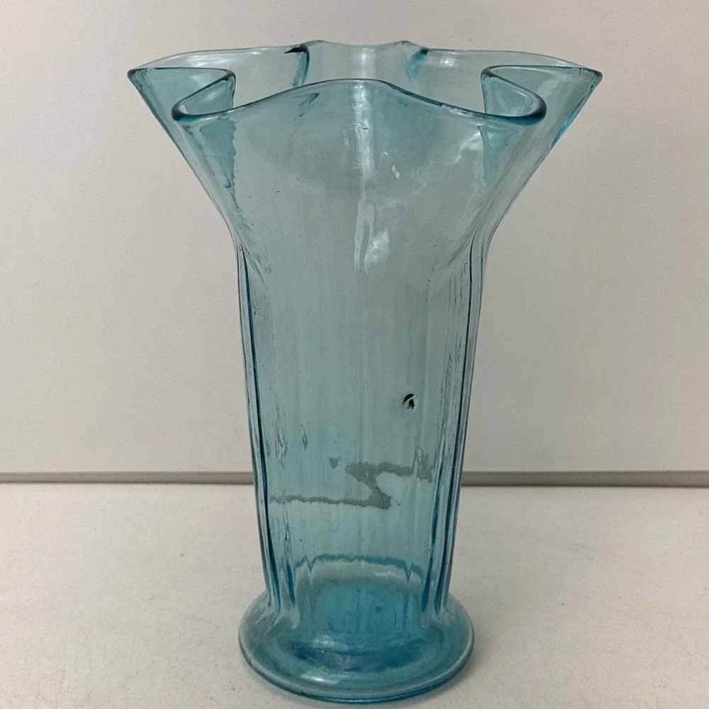 Vintage Glass Crimped Star Shaped Top Vase Turquoise 9